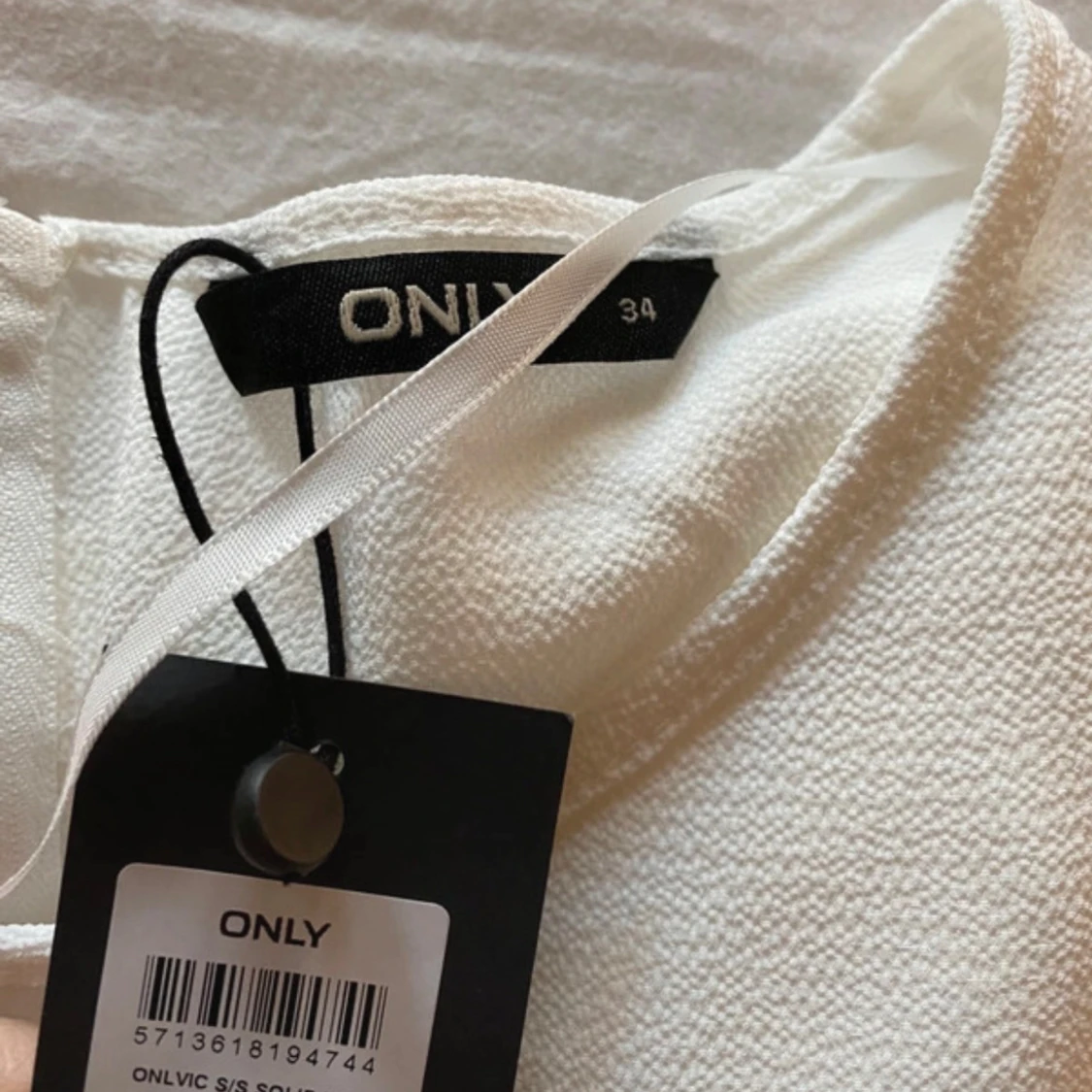 Vit blus från ONLY, strl 34 - 2