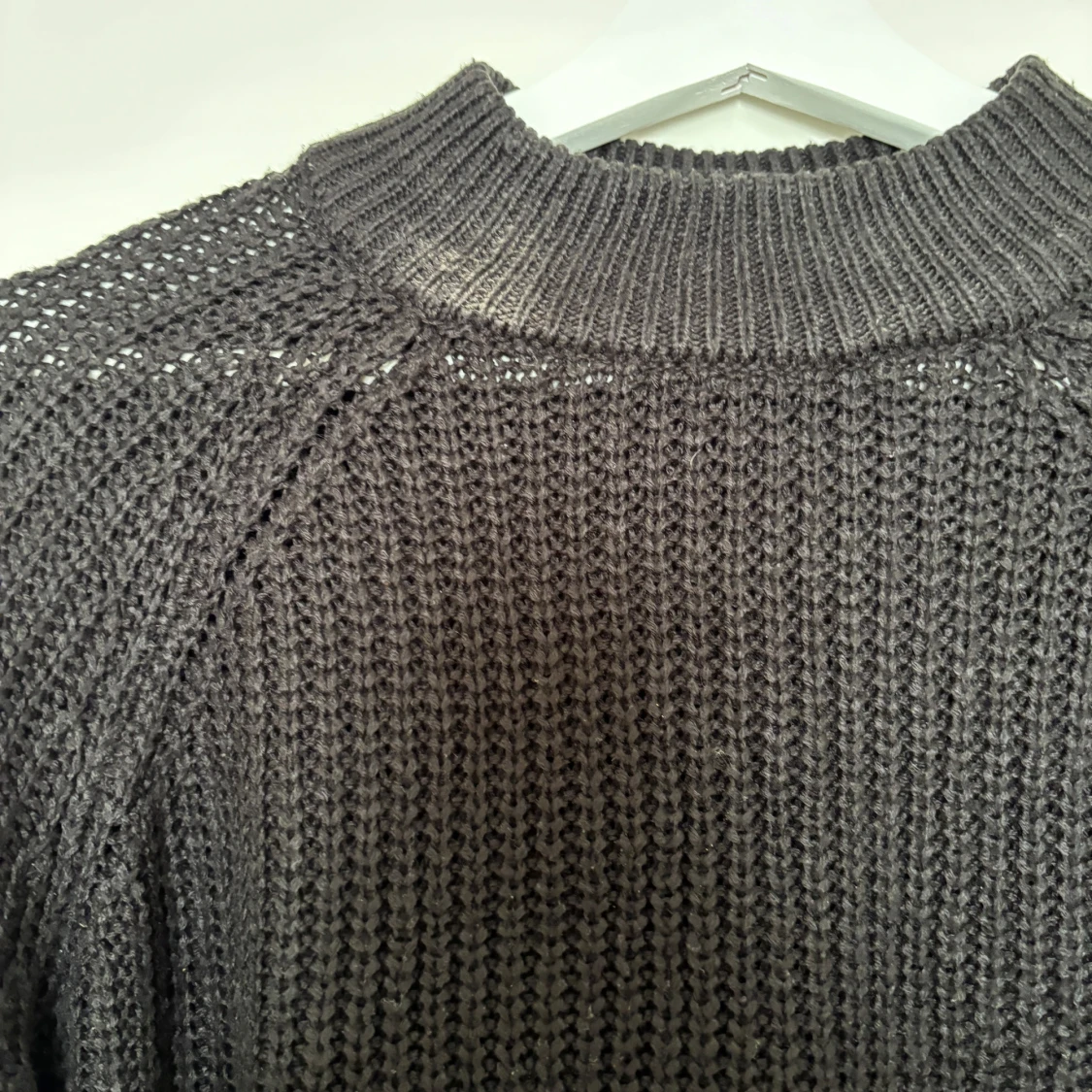 Svart stickad tröja från Vero Moda - 2