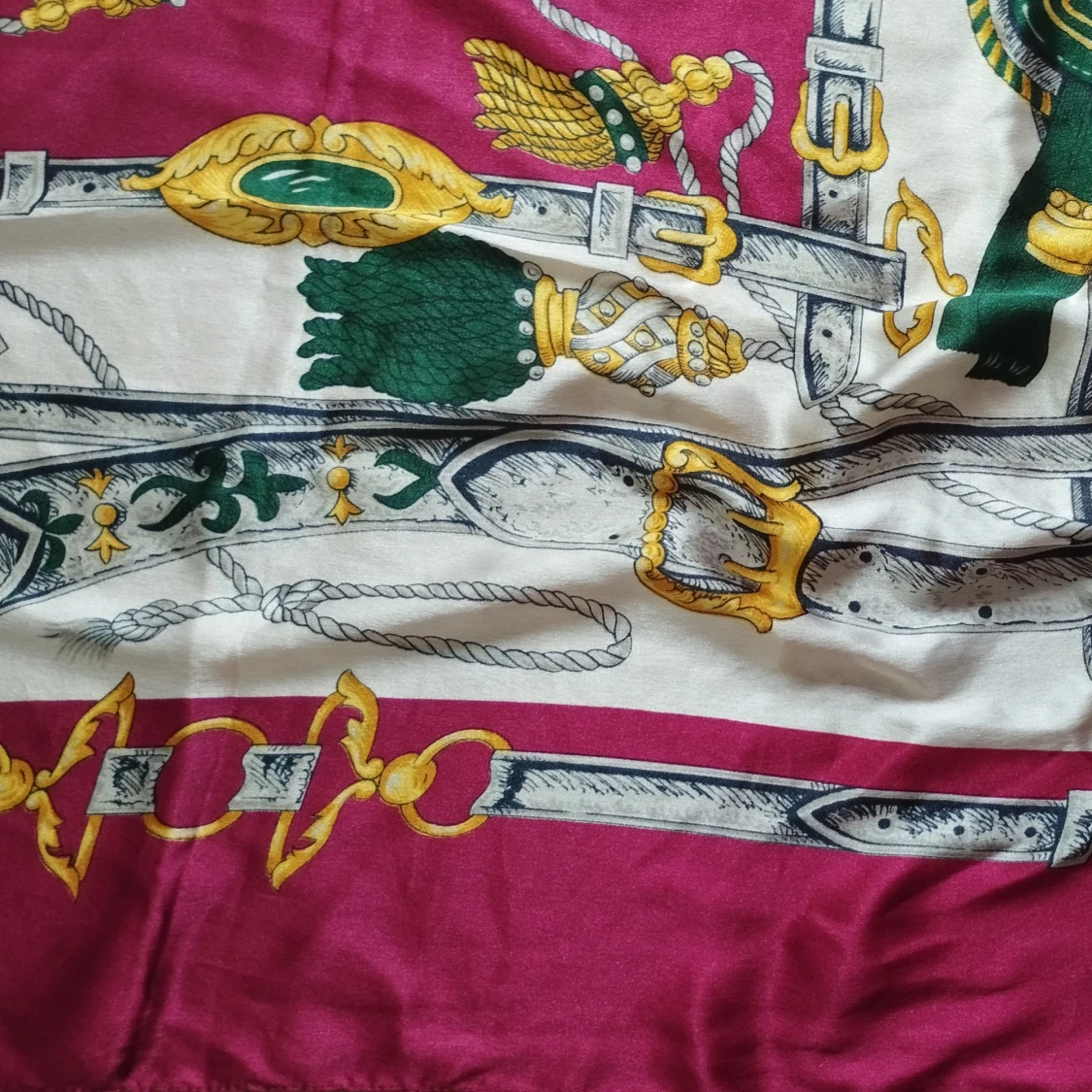 Silky scarf med ridinspirerat mönster - 2