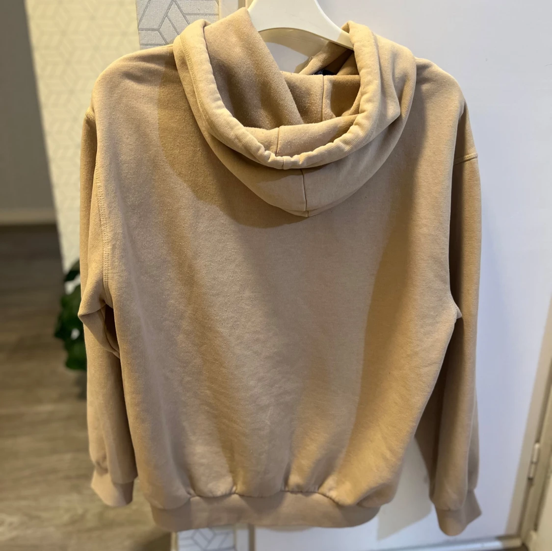 Beige hoodie från H&M Divided - 1