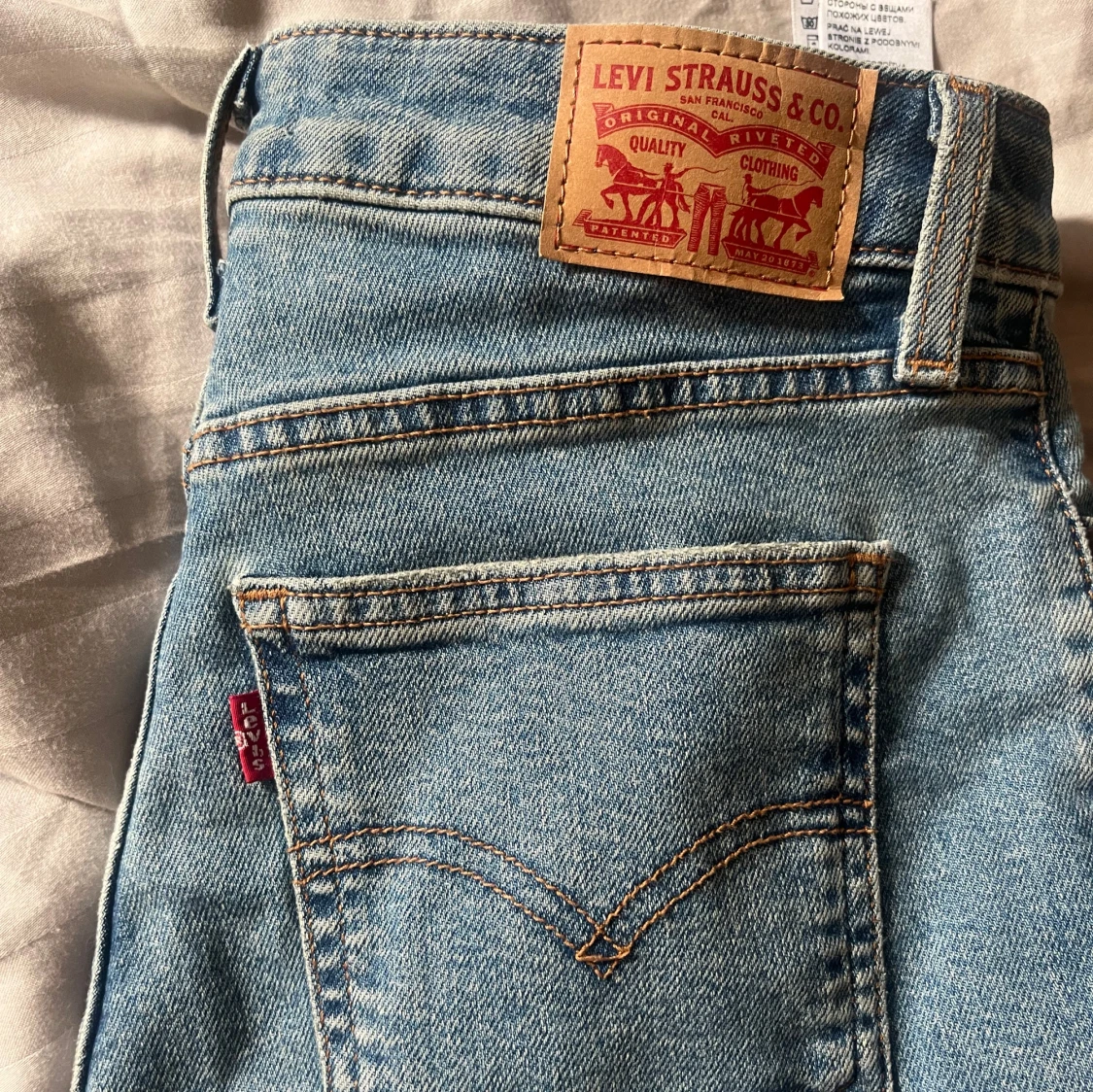Lågmidjade jeans från Levis - 3