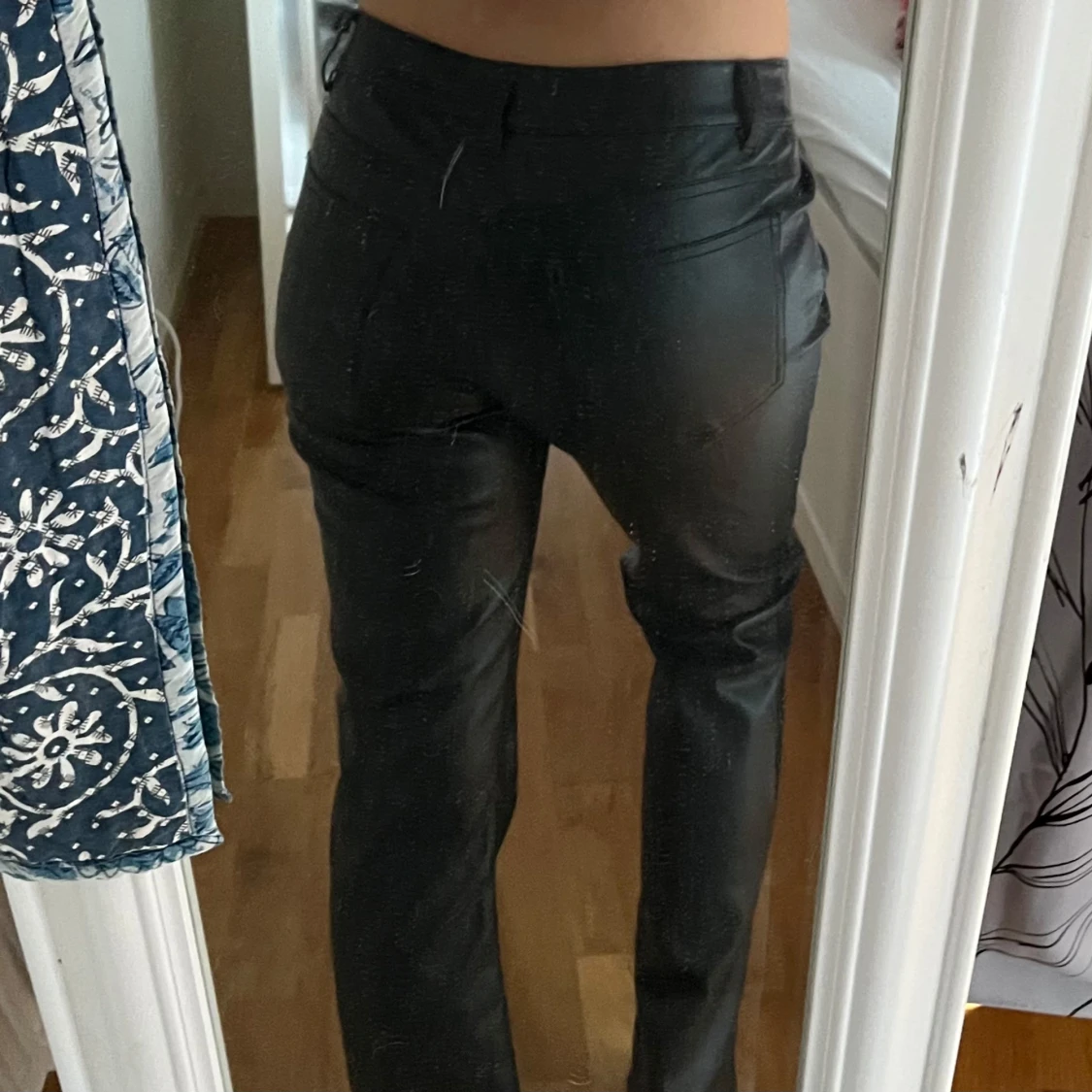 Lågmidjade skinnbyxor  - 2