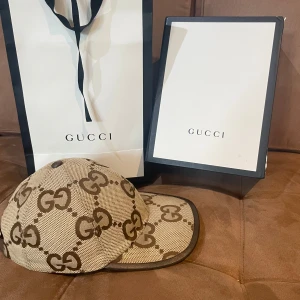 Gucci keps - Kommer med allt på bilden, passar dig som har M mycket bra