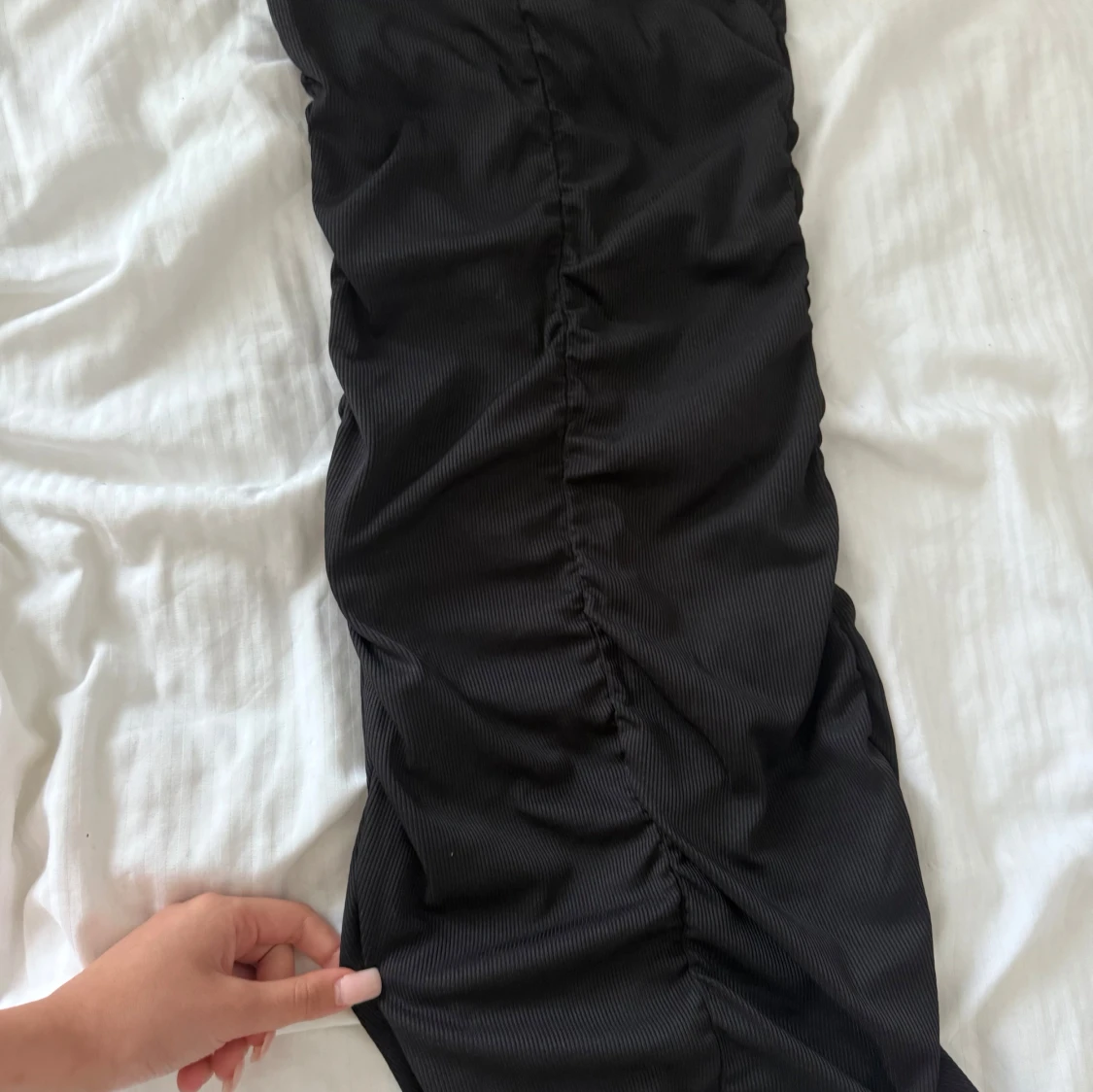 Svart ribbad kortklänning H&M Divided - 1