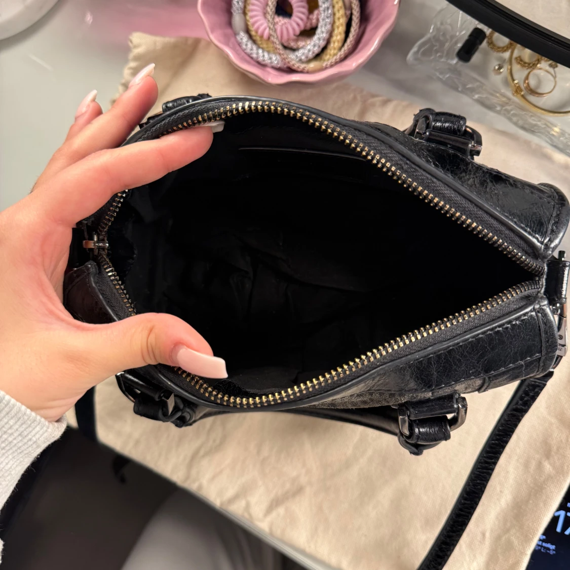 Svart handväska från Zadig & Voltaire - 2