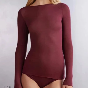 intimissimi tröja - säljer väääärldens finaste tröja då den tyvärr är för stor för mig🥹den är i färgen house red som är slutsåld och borttagen från hemsidan♥️