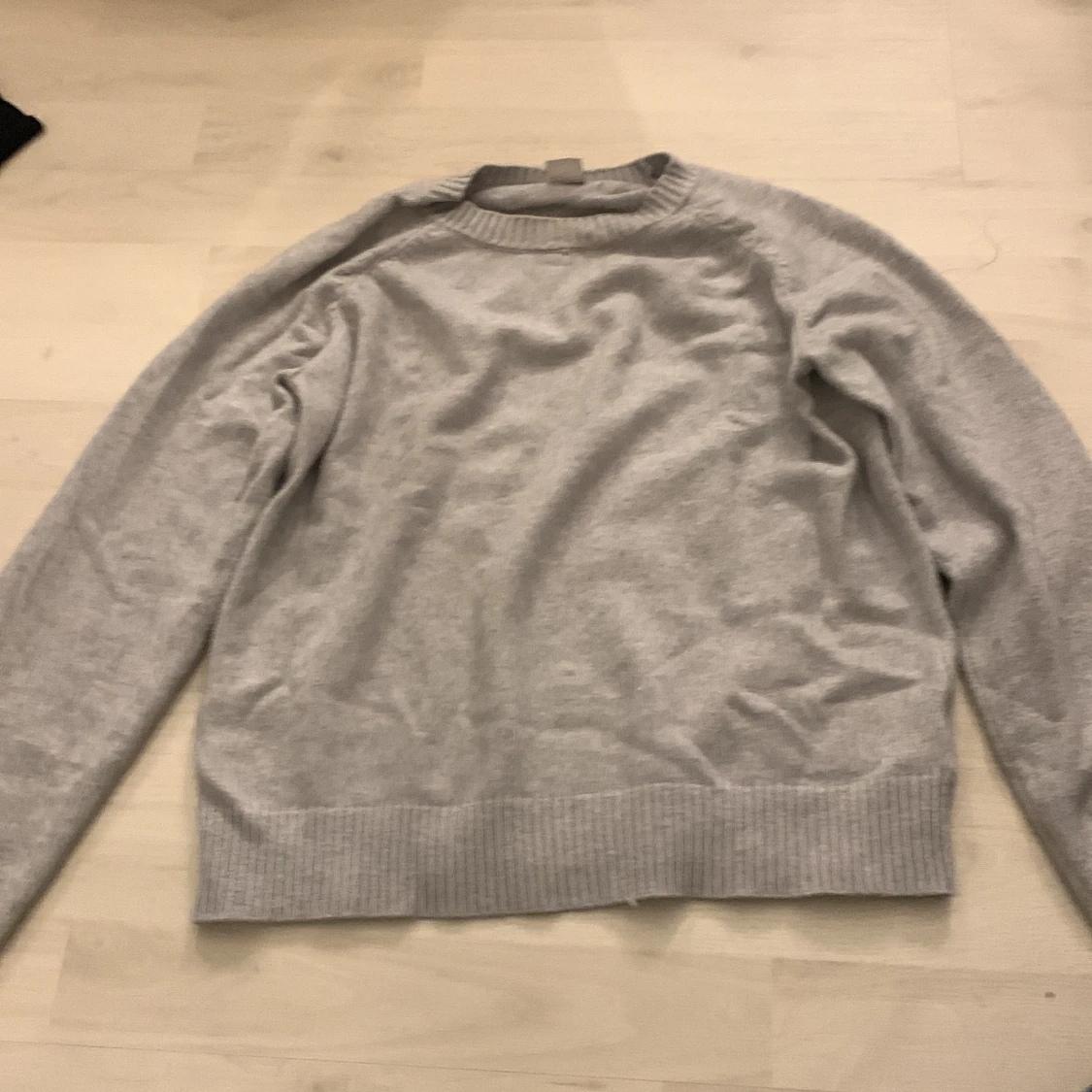 Lindex ljus grå stickad tröja,storlek 145/152 kids