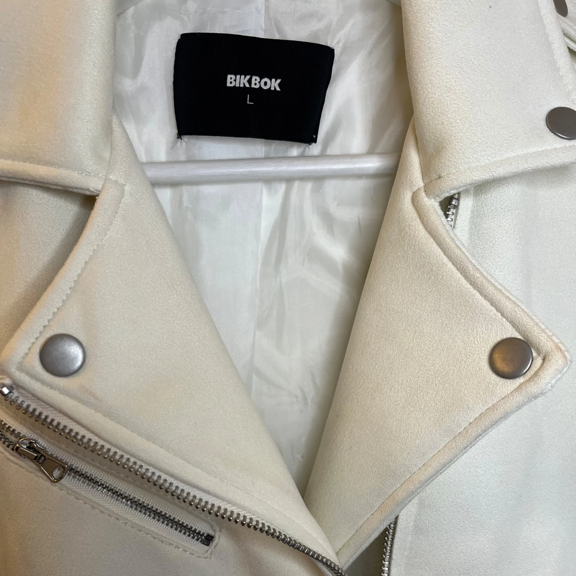 Vit jacka från BikBok - 1