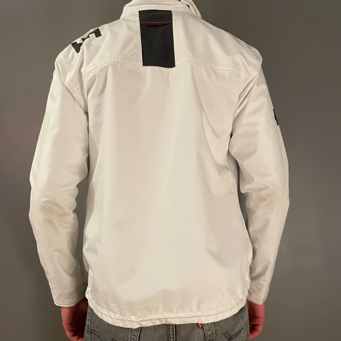 Vit seglarjacka från Helly Hansen - 1