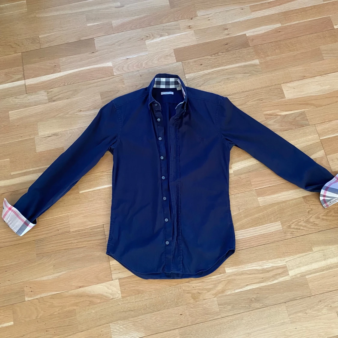 Mörkblå skjorta från Burberry Brit - 2