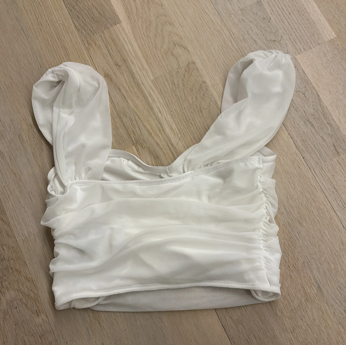 Vit ärmlös topp - 1