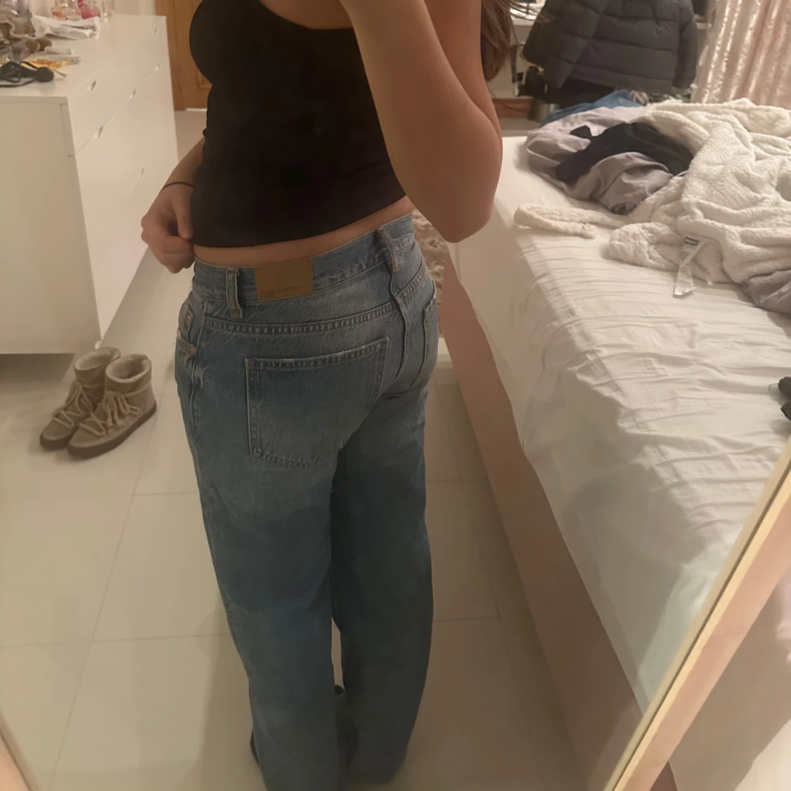 Blå jeans med rak passform - 2