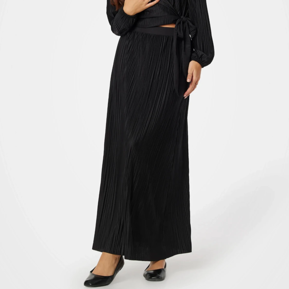 Svart omlottklänning med plissering - 2