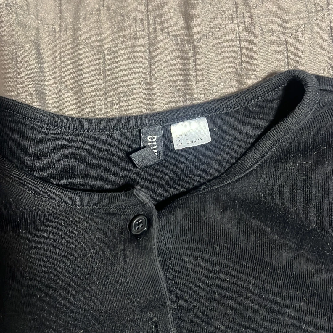 Svart croppad kofta från Divided - 1