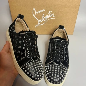 Christian Louboutin skor - Christian Louboutin skor | Storlek 41 | Vid frågor är det bara att höra av sig 🤗