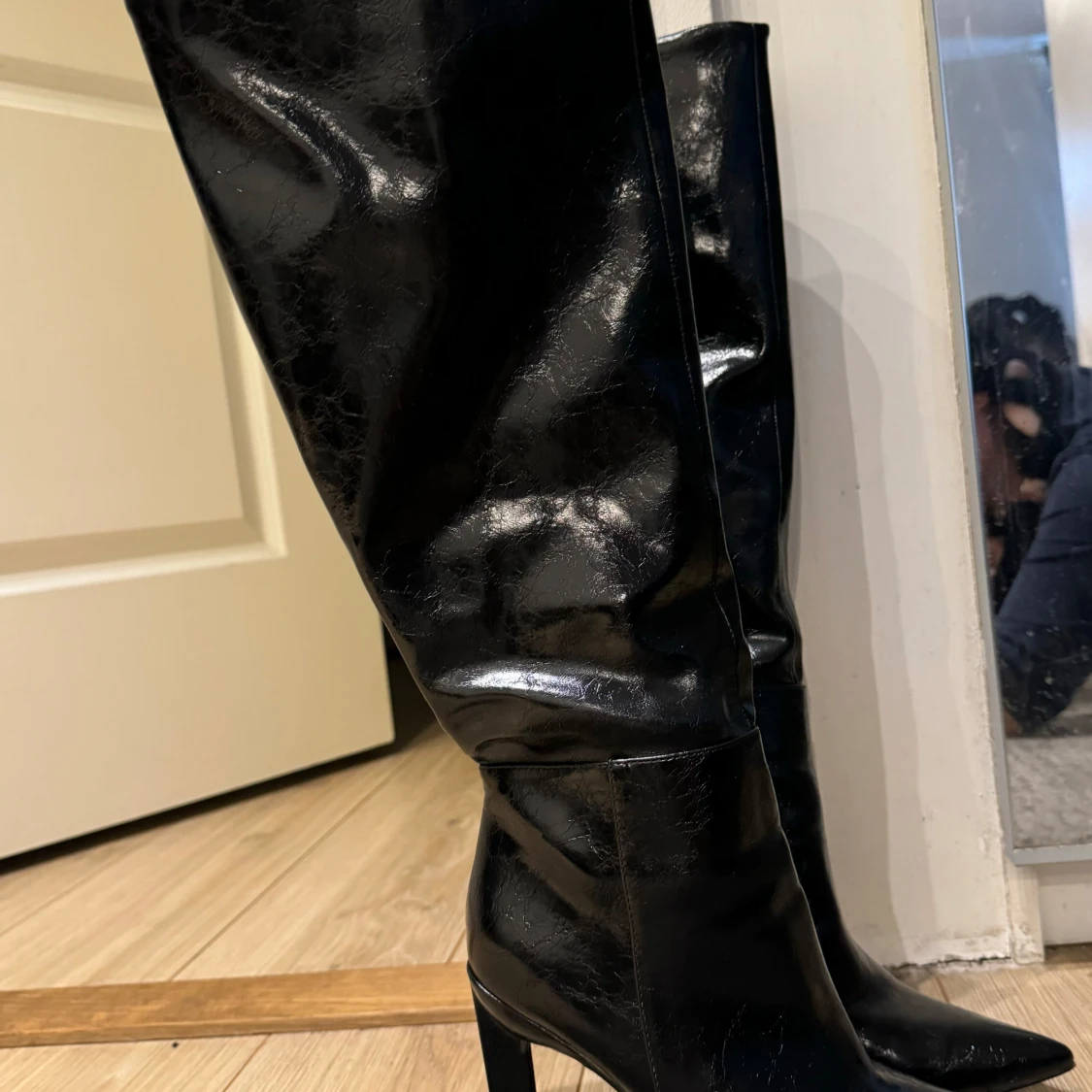 Svarta höga stövlar med klack - 1