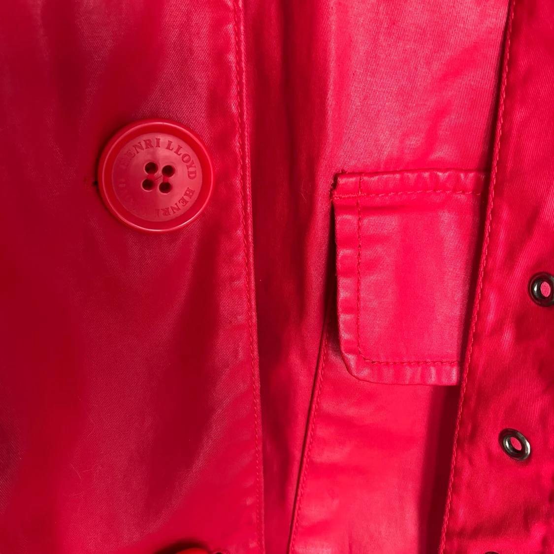 Röd trenchcoat från Henri Lloyd - 3