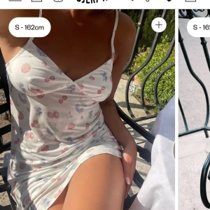 Djerf avenue klänning - Jättesöt och perfekt för sommaren storlek M, lappen är dock bortklippt 