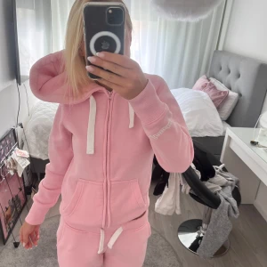 Mjukis sätt - Från ruccemertch Tröja xs byxa xs, Jag är ungefär 164-165