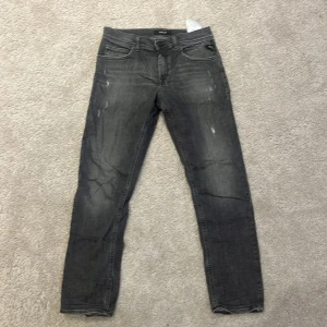 Replay jeans - Jeansen passar ungefär 166 och är i bra skick  