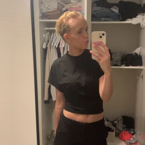 Topp  - Svart populär topp