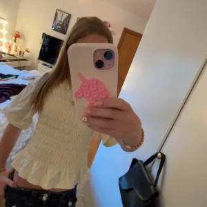 Fin topp💛😙 - Strl S super fin kommer inte till användning! 