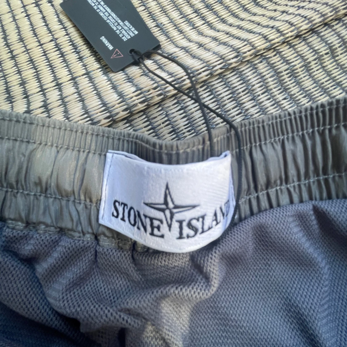 Grå shorts från Stone Island - 3