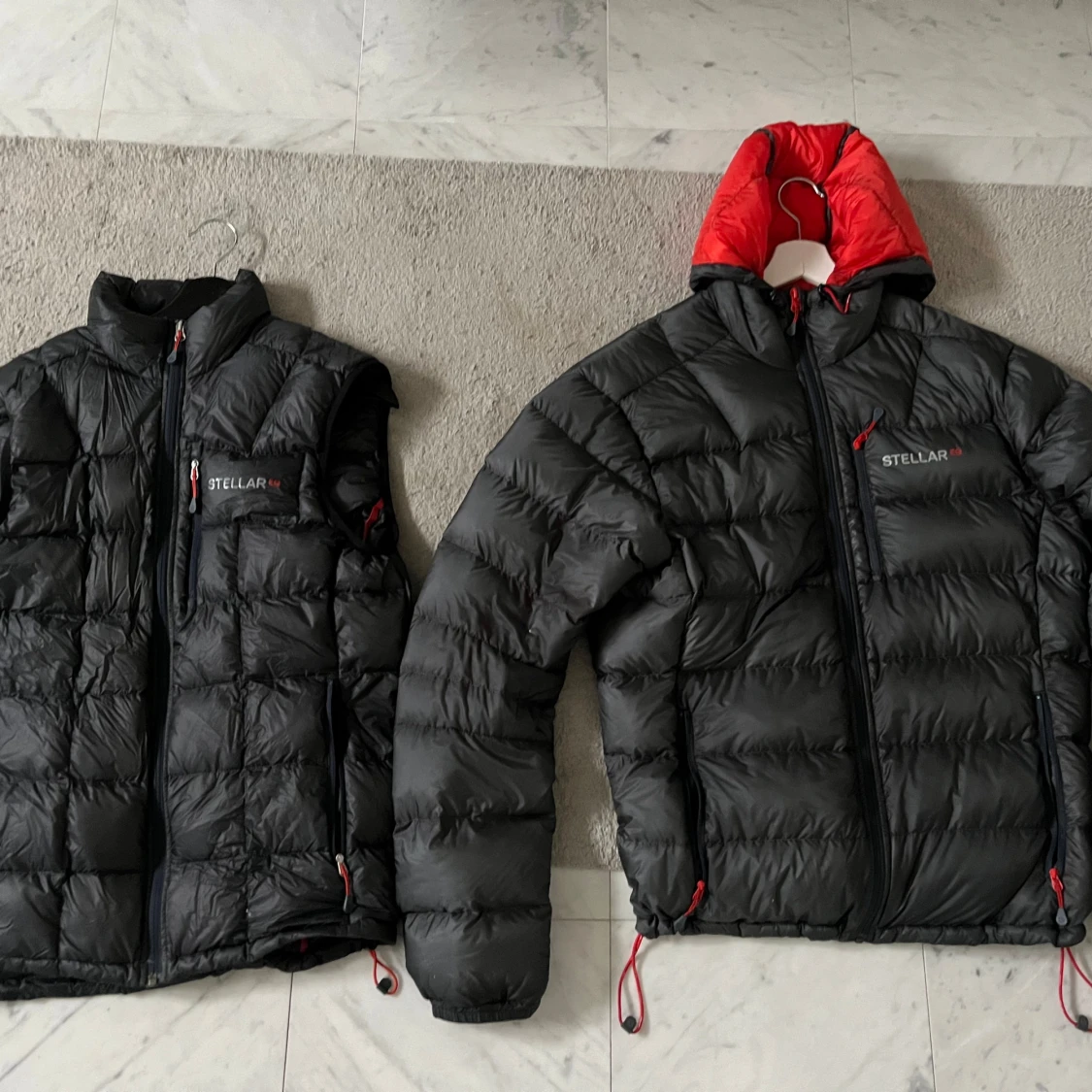 Grå dunjacka från Stellar och mörk blå stellar väst