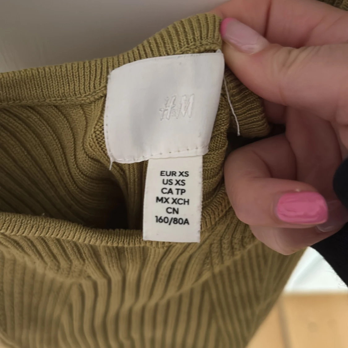 Ribbad grön klänning från H&M XS - 1