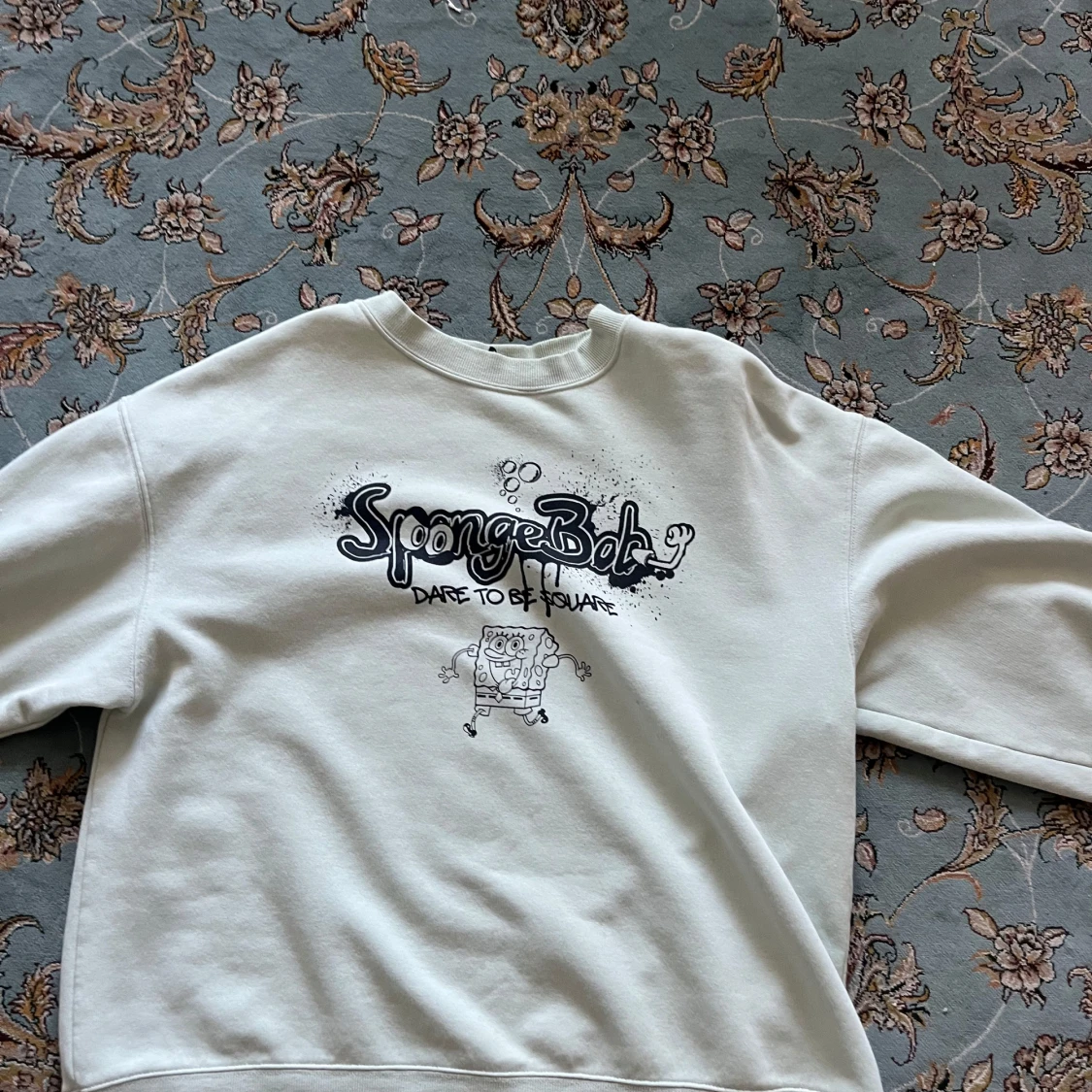 Vit SpongeBob sweatshirt från Divided