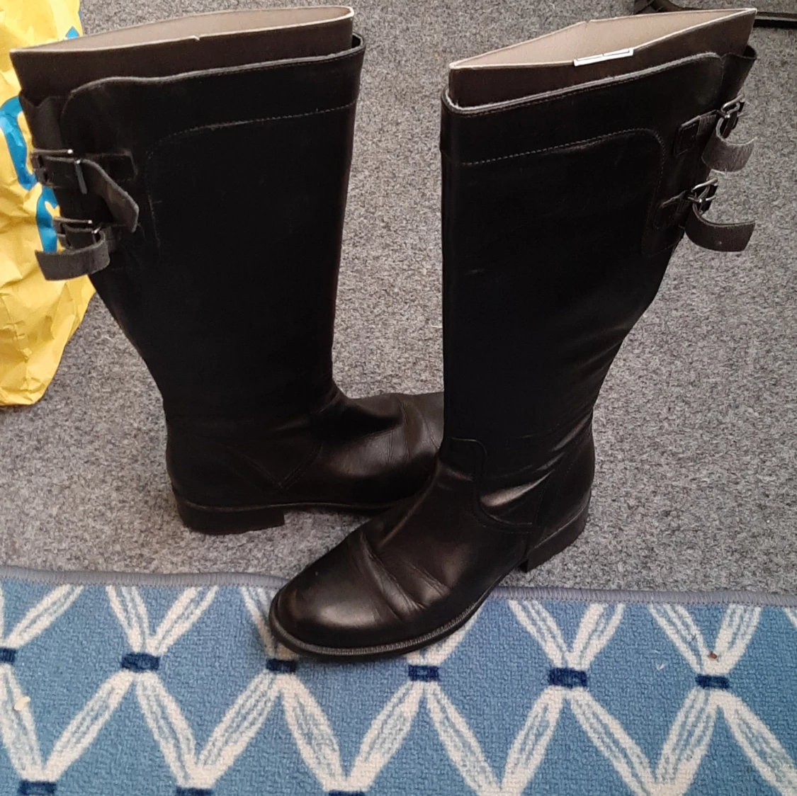 Svarta stövlar från Freeflex, strl 37