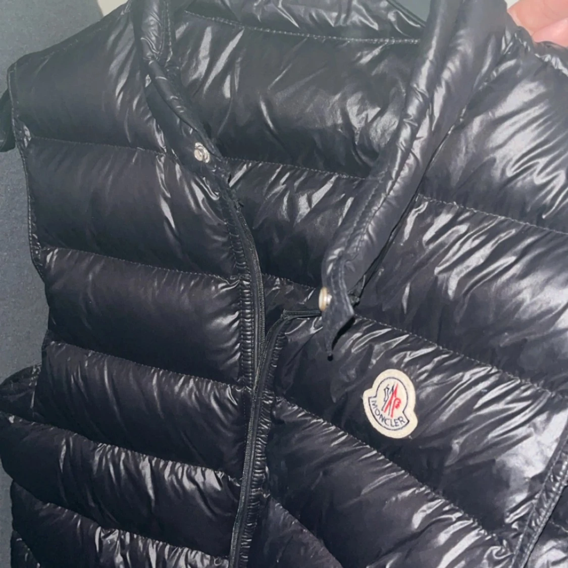 Svart dunväst från Moncler