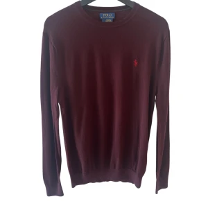 RALPH LAUREN MERINOULL TRÖJA  - Ralph Lauren tröja - Storlek M - 100% merinoull - Mycket fint skick - hör av er vid minsta fundering // Deluxecloset 