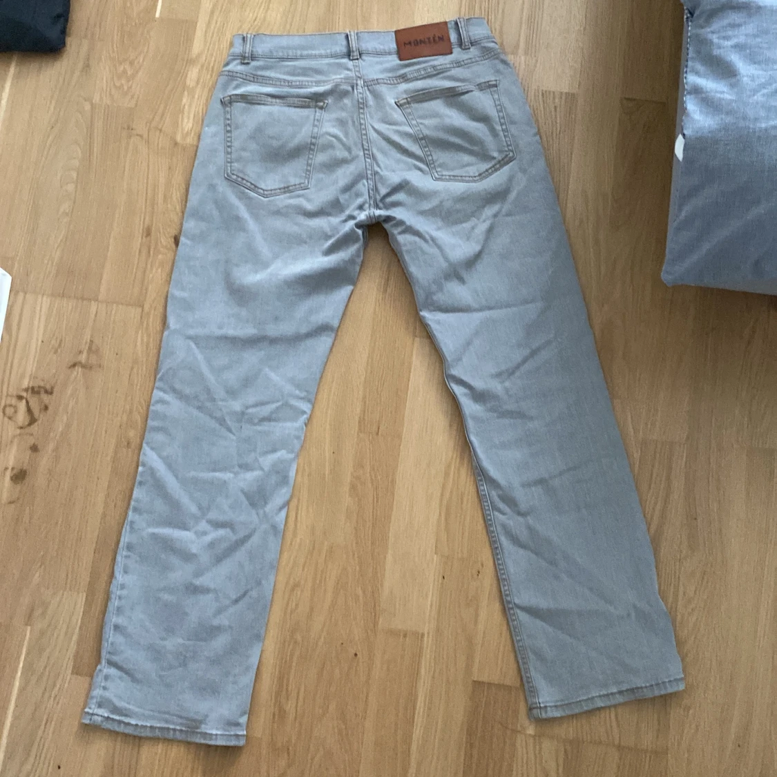 Grå jeans  Montén 30/30 - 1