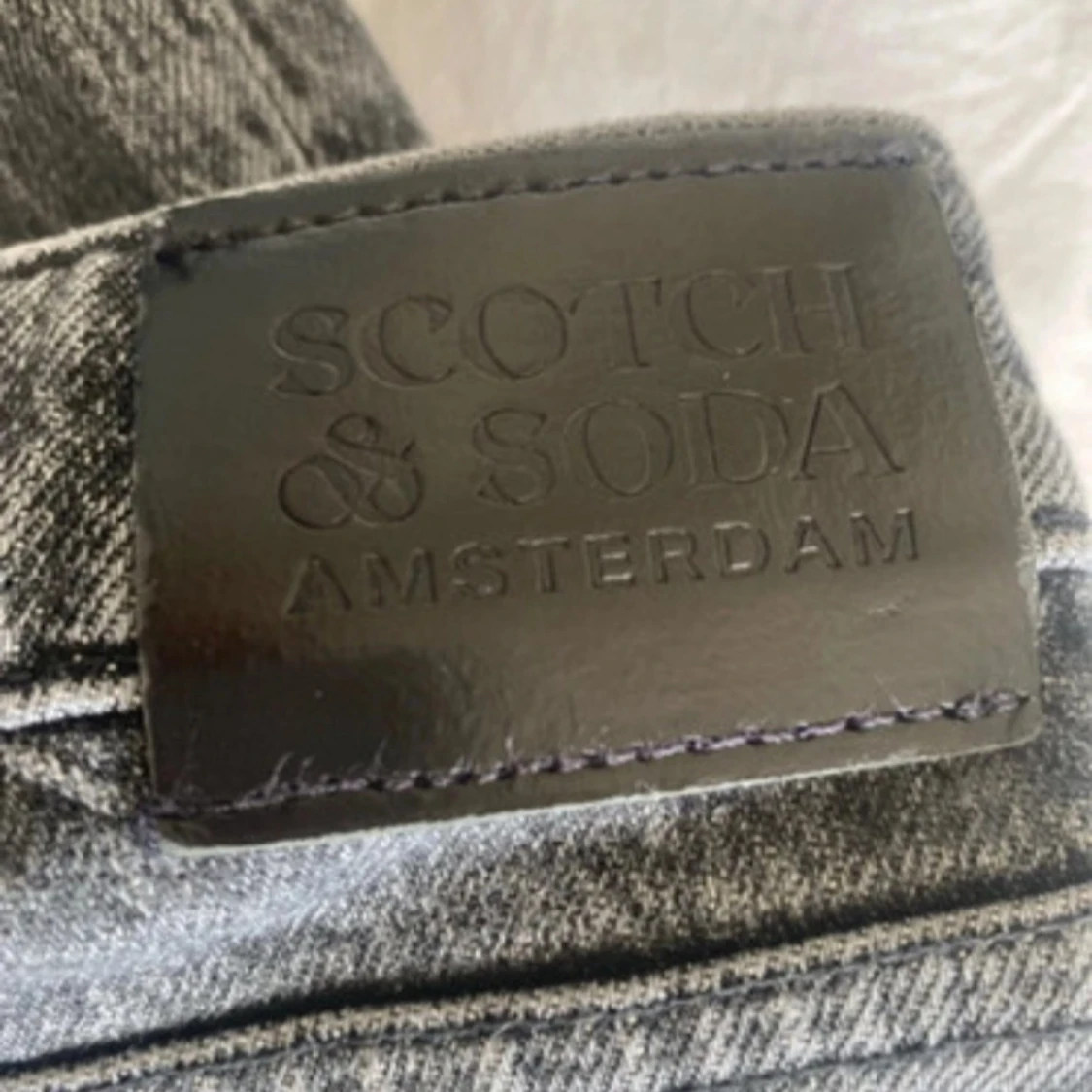 Grå jeans från Scotch & Soda - 2