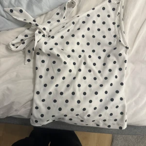 prickig topp  - super fin prickig topp i storlek XS 🩷