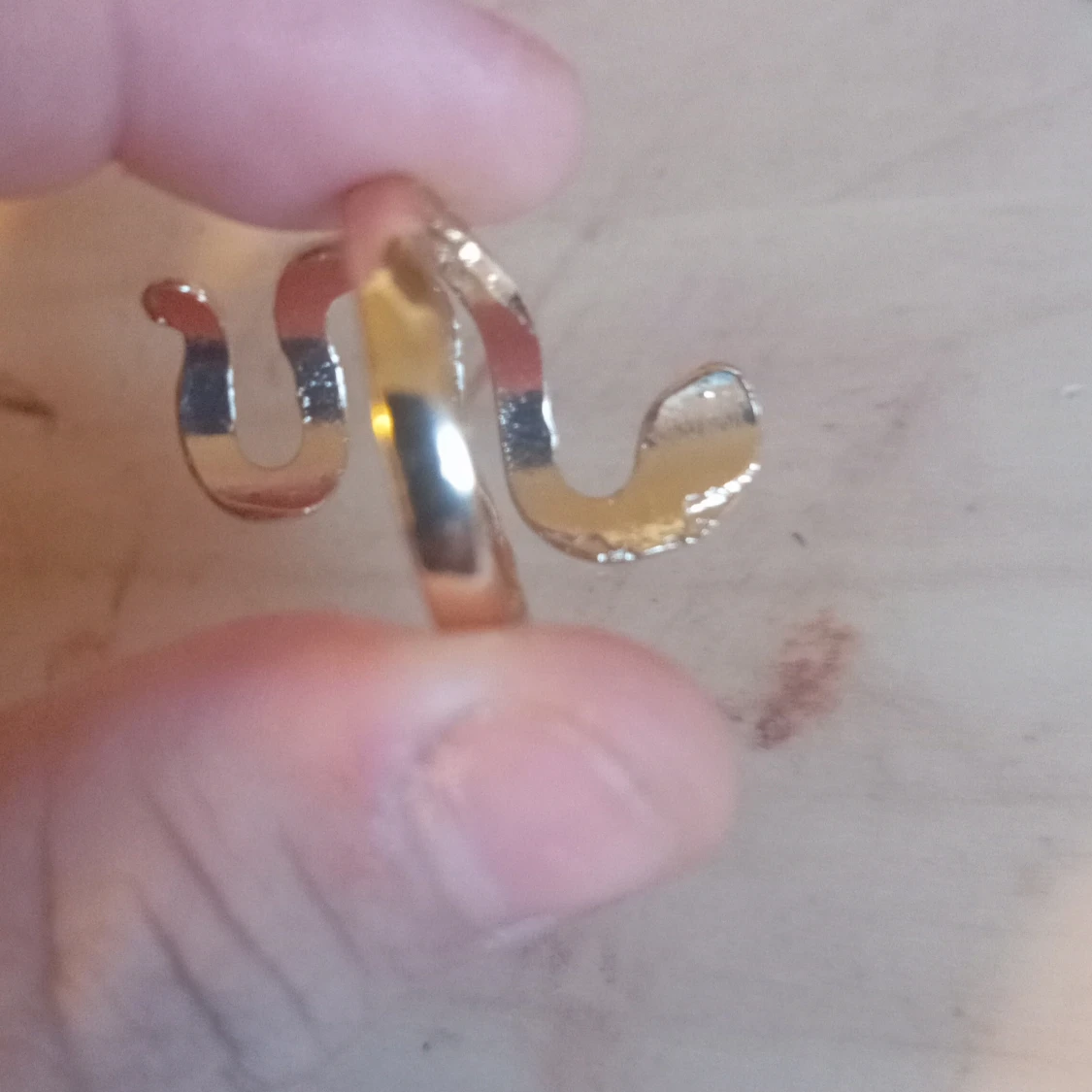 Guldig ormring i cool design - 2