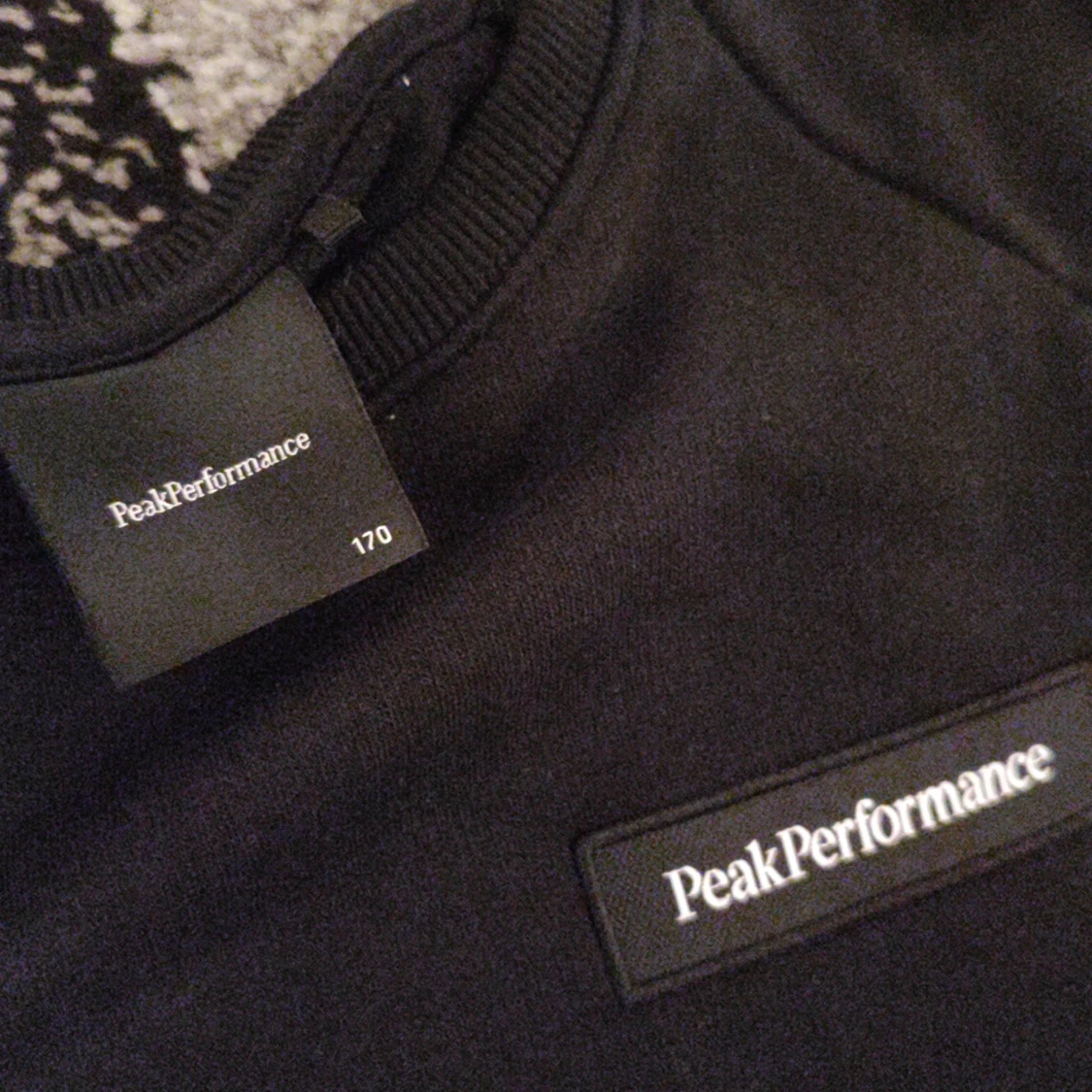 Långarmad Svart Peak Performance Tröja - 1