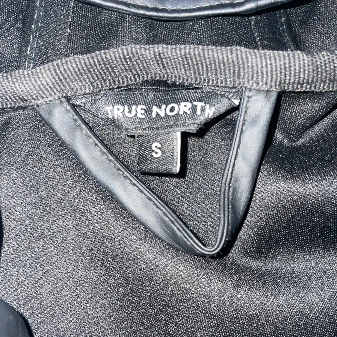 Mörkblå regnjacka True North S - 1