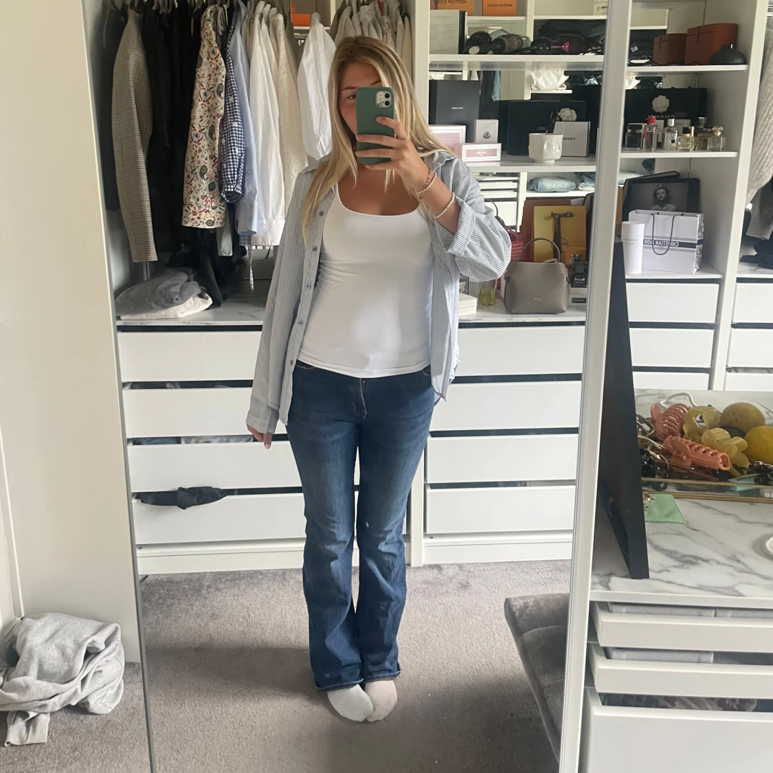 Blå bootcut jeans midwaist