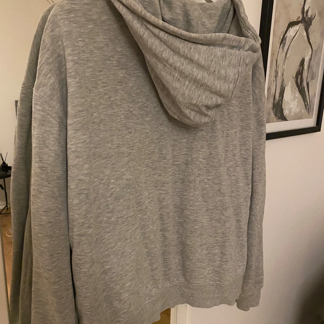 Grå zip hoodie från Weekday - 1