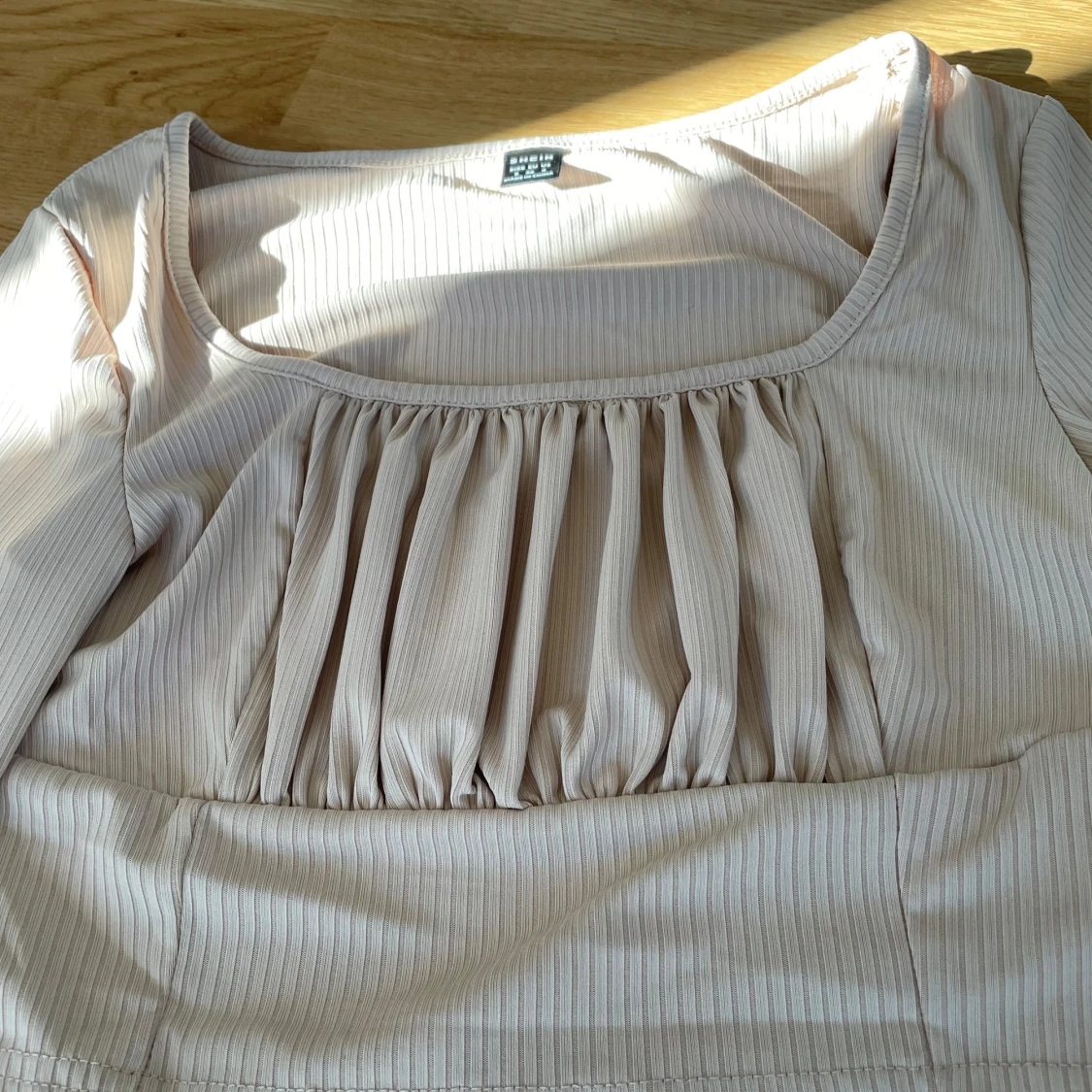 Beige ribbad topp från Shein - 1