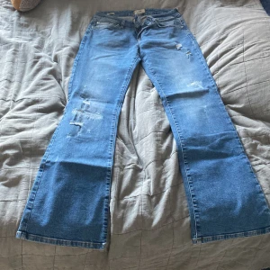 Blå jeans från LTB - Hittar ej storlek skulle säga att de ligger runt 36!