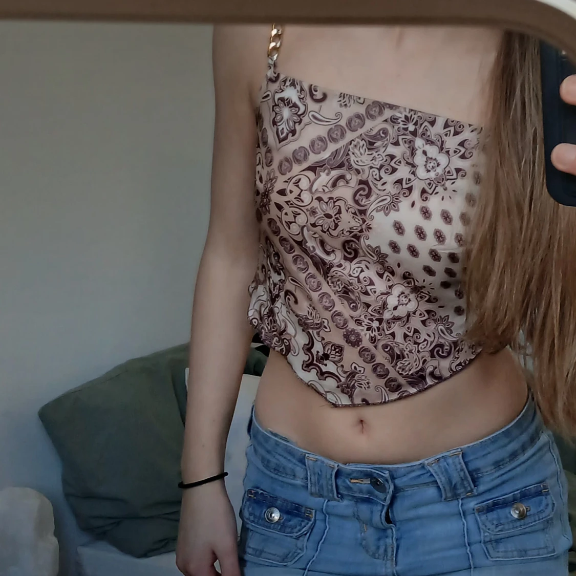 Croppad knyttopp med kedjor