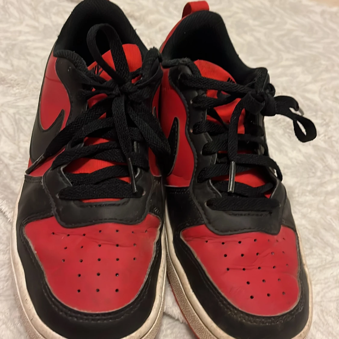 Nike sneakers i rött och svart - 4