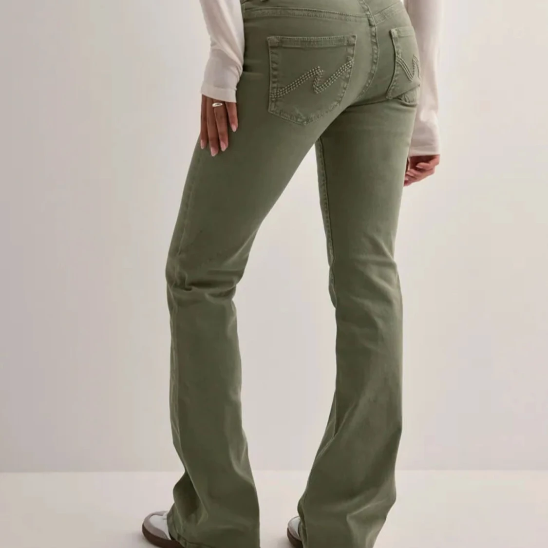 Olivgröna bootcut jeans