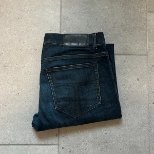 Tiger of sweden jeans - Tiger Of Sweden jeans || Storlek W31 L34 || jeansen är i bra skick (normalt slitage förekommer) || Jeansen är modell Evolve!
