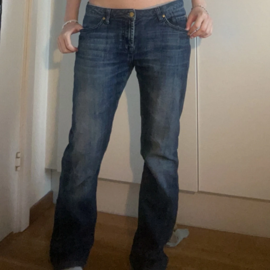 Lågmidjade jeans från Hexeline