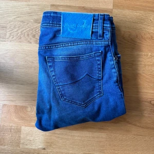 Jacob cohen jeans! - Jacob cohen jeans! Storlek-30 model-688 (slimfit passform) nypris- 5000
