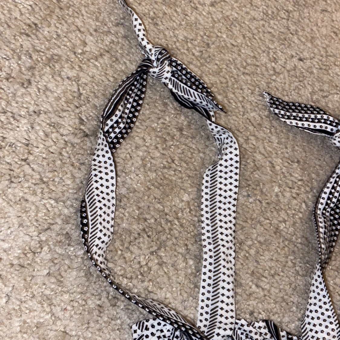 Svartvit mönstrad linnetopp från H&M Divided - 2